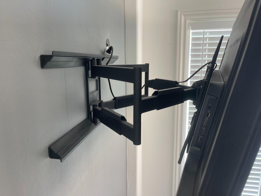 Doms TV Mounting OKC: Elevating Home Entertainment in Rose Creek, Edmond, Oklahoma